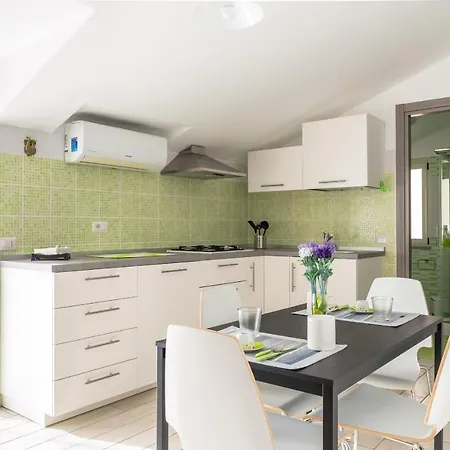 Apartment Rossomelograno *